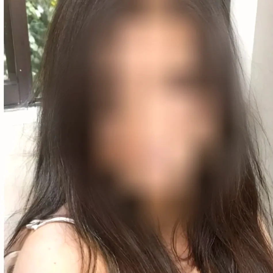 Eva, 21