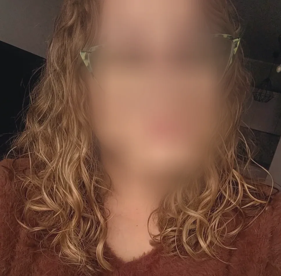 Karin, 29